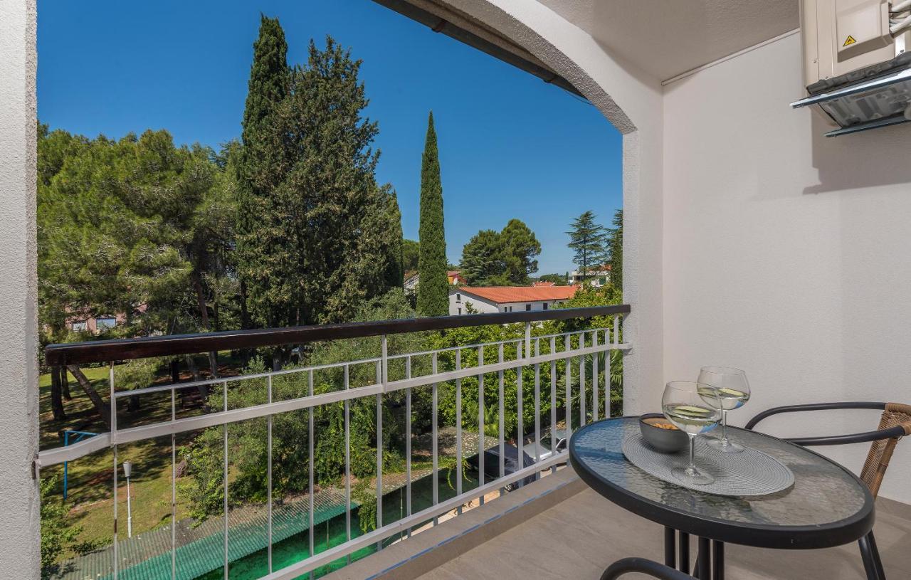 Just Renovated Stylish 2 Bedrooms Apartment Only A Few Steps From The Beach! Novigrad Istria Kültér fotó