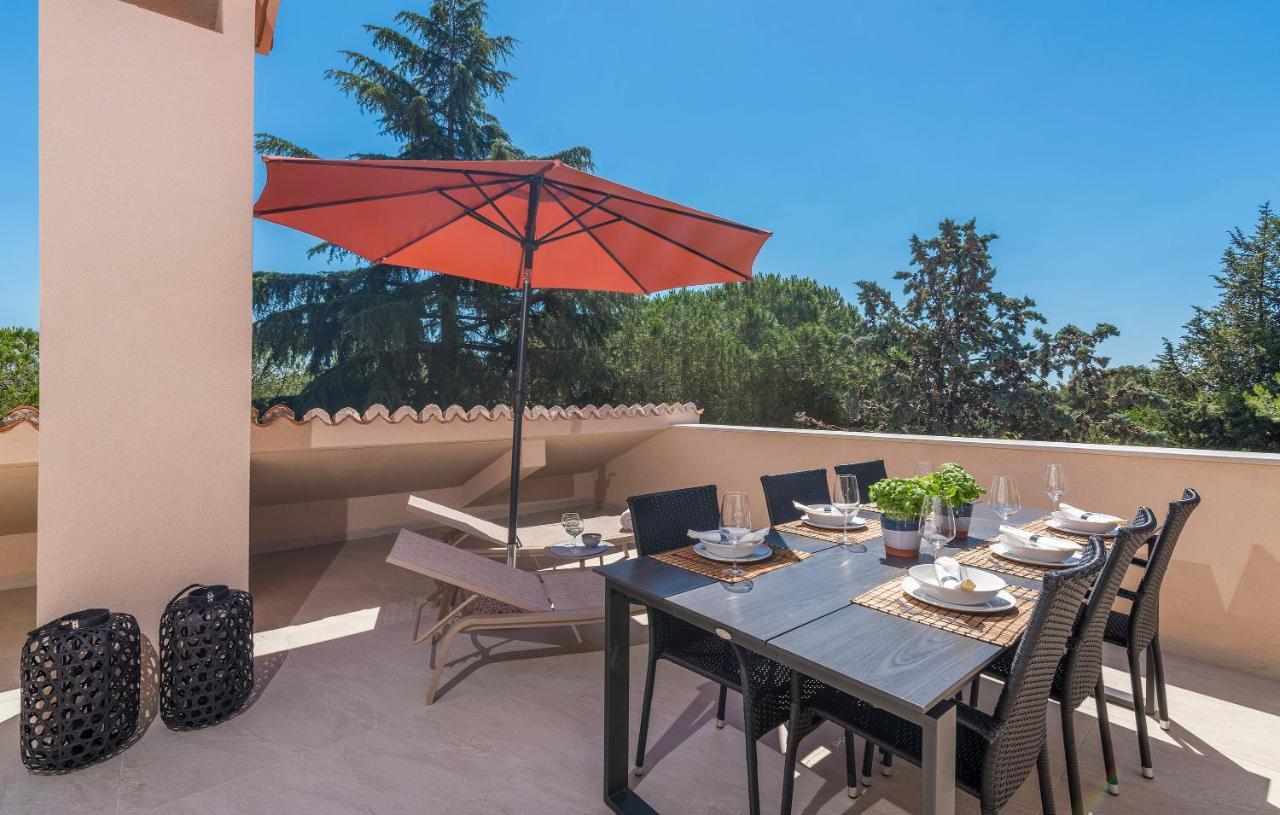 Just Renovated Stylish 2 Bedrooms Apartment Only A Few Steps From The Beach! Novigrad Istria Kültér fotó